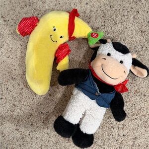 Stew Leonards Chiquita banana and cow plush stuffed animal toys
